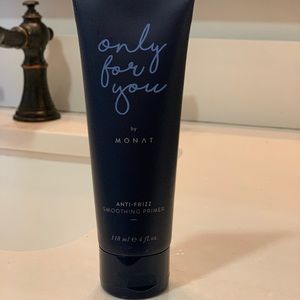 Monat anti-frizz smoothing primer